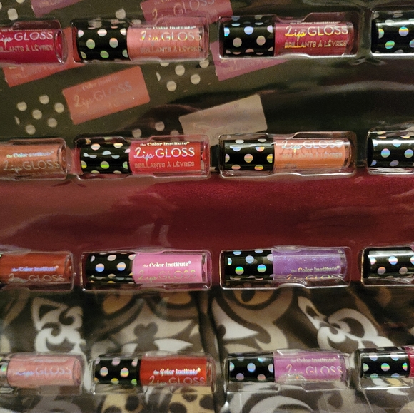 The Color Institute///Lip Glossary - Picture 3 of 4